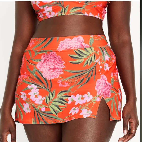 NWT OLD NAVY High-Waisted Swim Skirt   Color: Red Floral - Picture 5 of 9